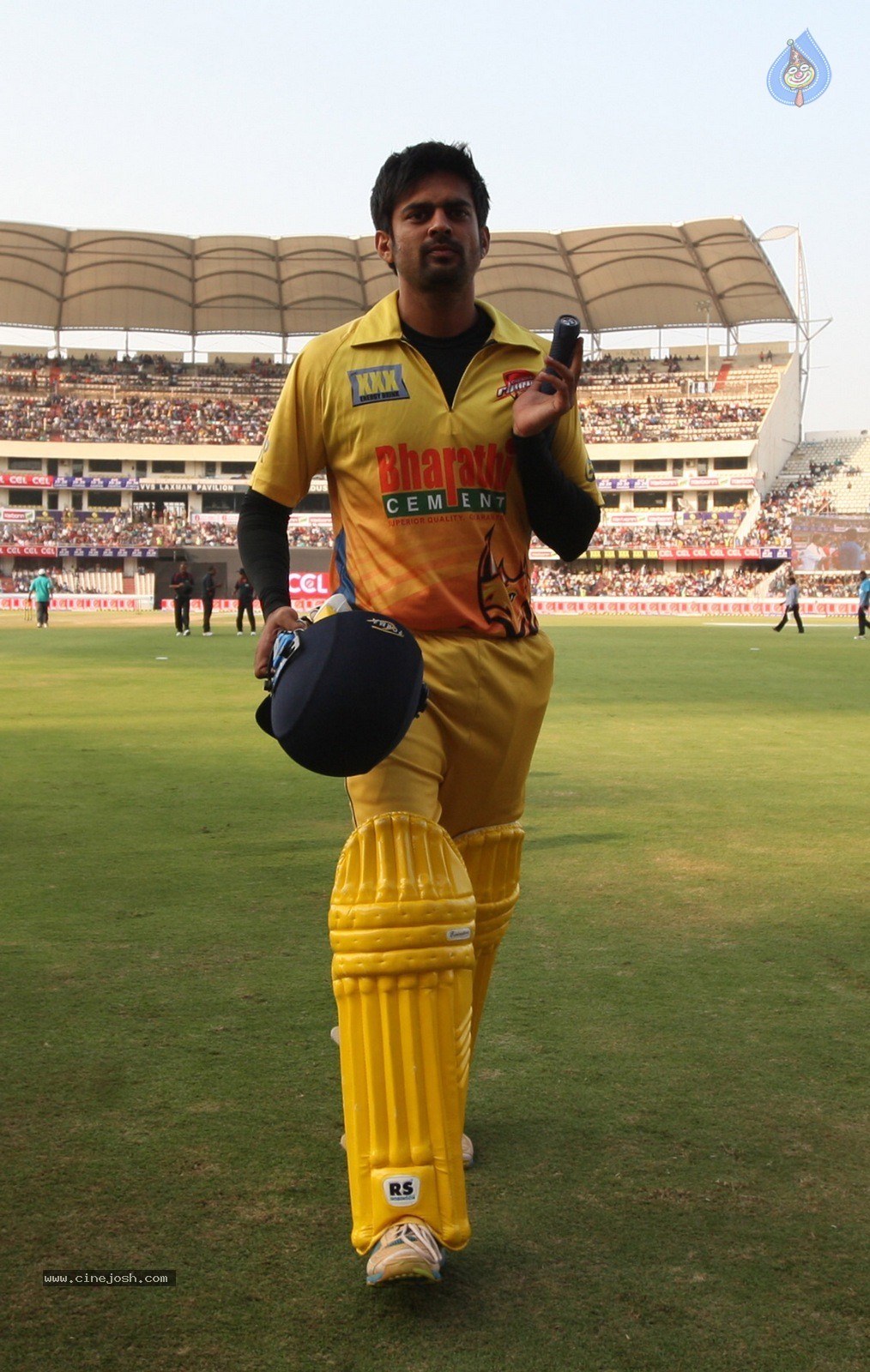 CCL 5 Final Telugu Warriors vs Chennai Rhinos Match Photos 02 - 63 / 195 photos