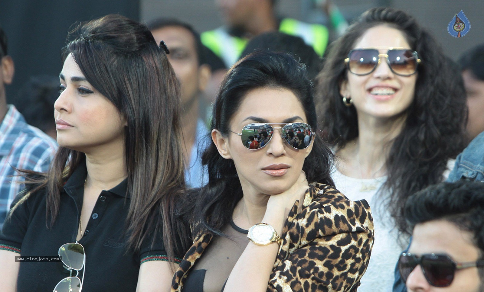 CCL 5 Final Telugu Warriors vs Chennai Rhinos Match Photos 02 - 87 / 195 photos