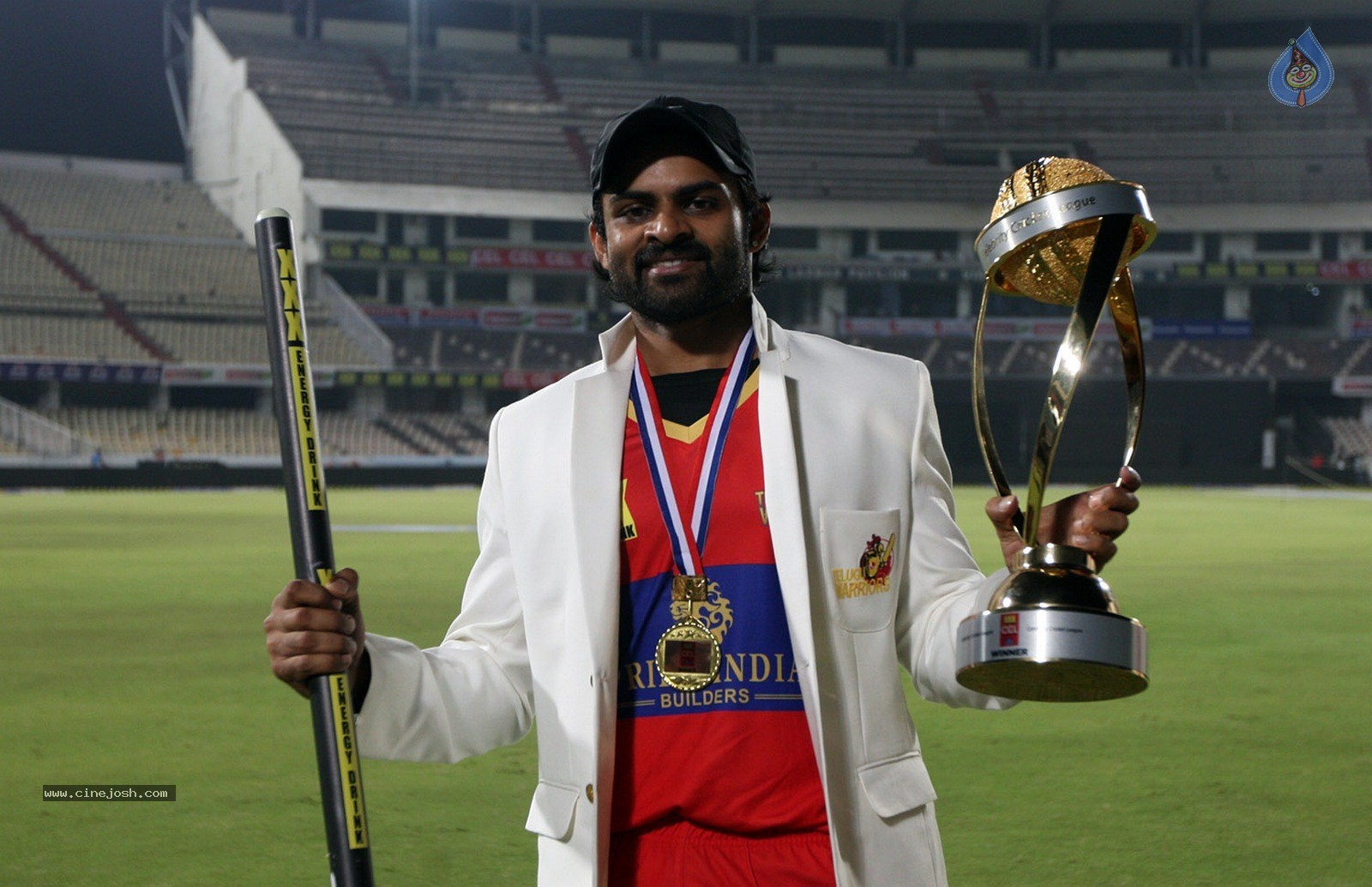CCL 5 Final Telugu Warriors vs Chennai Rhinos Match Photos 02 - 116 / 195 photos