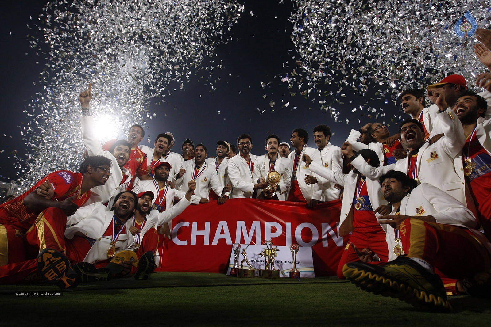 CCL 5 Final Telugu Warriors vs Chennai Rhinos Match Photos 02 - 130 / 195 photos