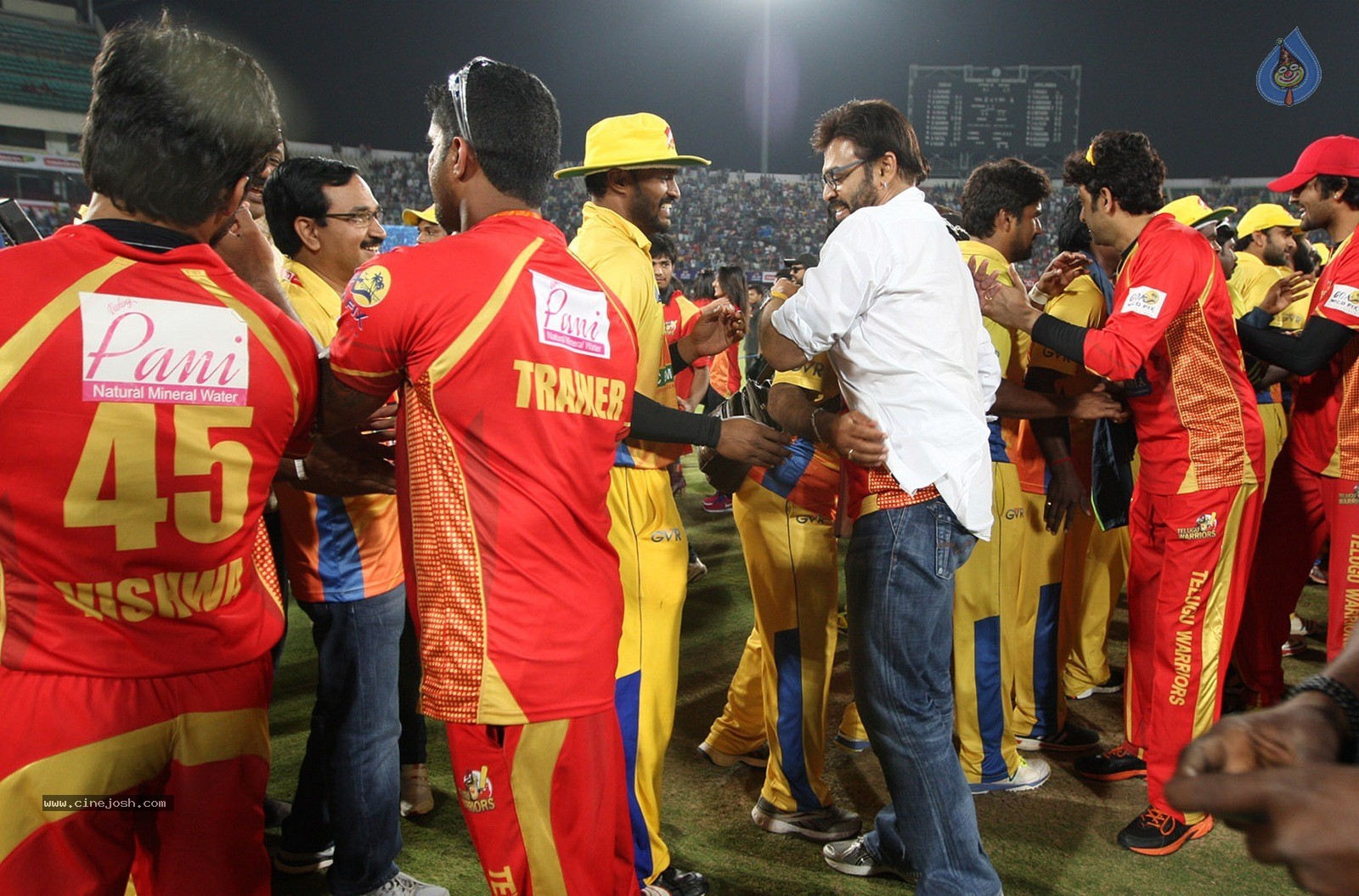 CCL 5 Final Telugu Warriors vs Chennai Rhinos Match Photos 02 - 136 / 195 photos