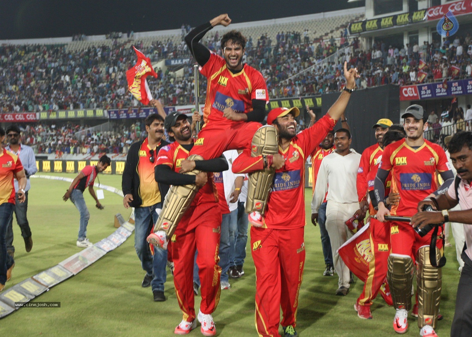 CCL 5 Final Telugu Warriors vs Chennai Rhinos Match Photos 02 - 182 / 195 photos