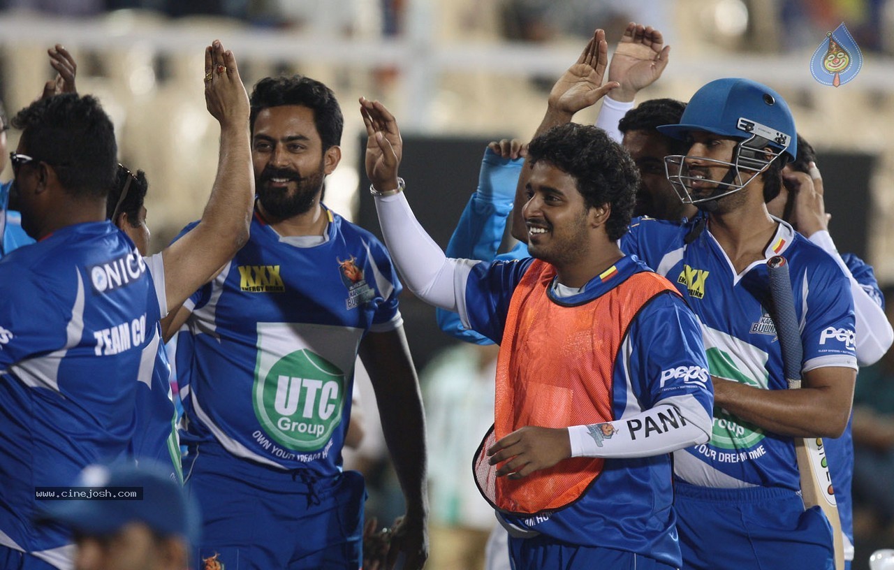 CCL 5 Karnataka Bulldozers Vs Bhojpuri Dabanggs Match - 2 / 58 photos