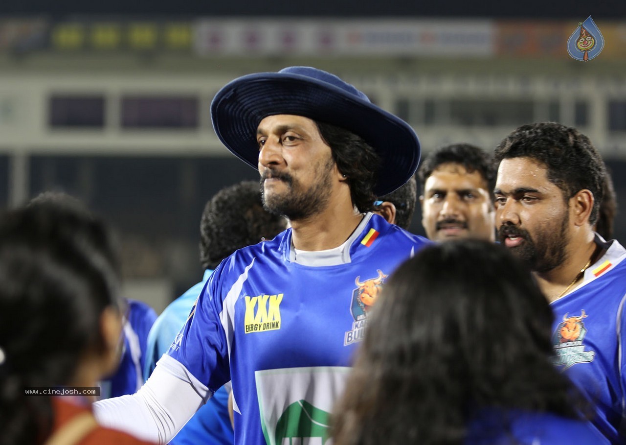CCL 5 Karnataka Bulldozers Vs Bhojpuri Dabanggs Match - 13 / 58 photos