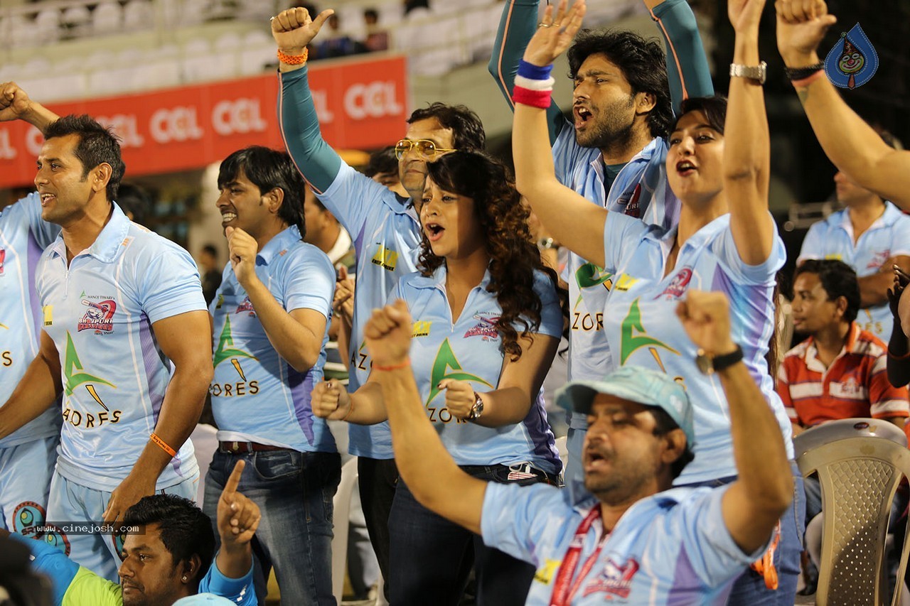 CCL 5 Karnataka Bulldozers Vs Bhojpuri Dabanggs Match - 25 / 58 photos