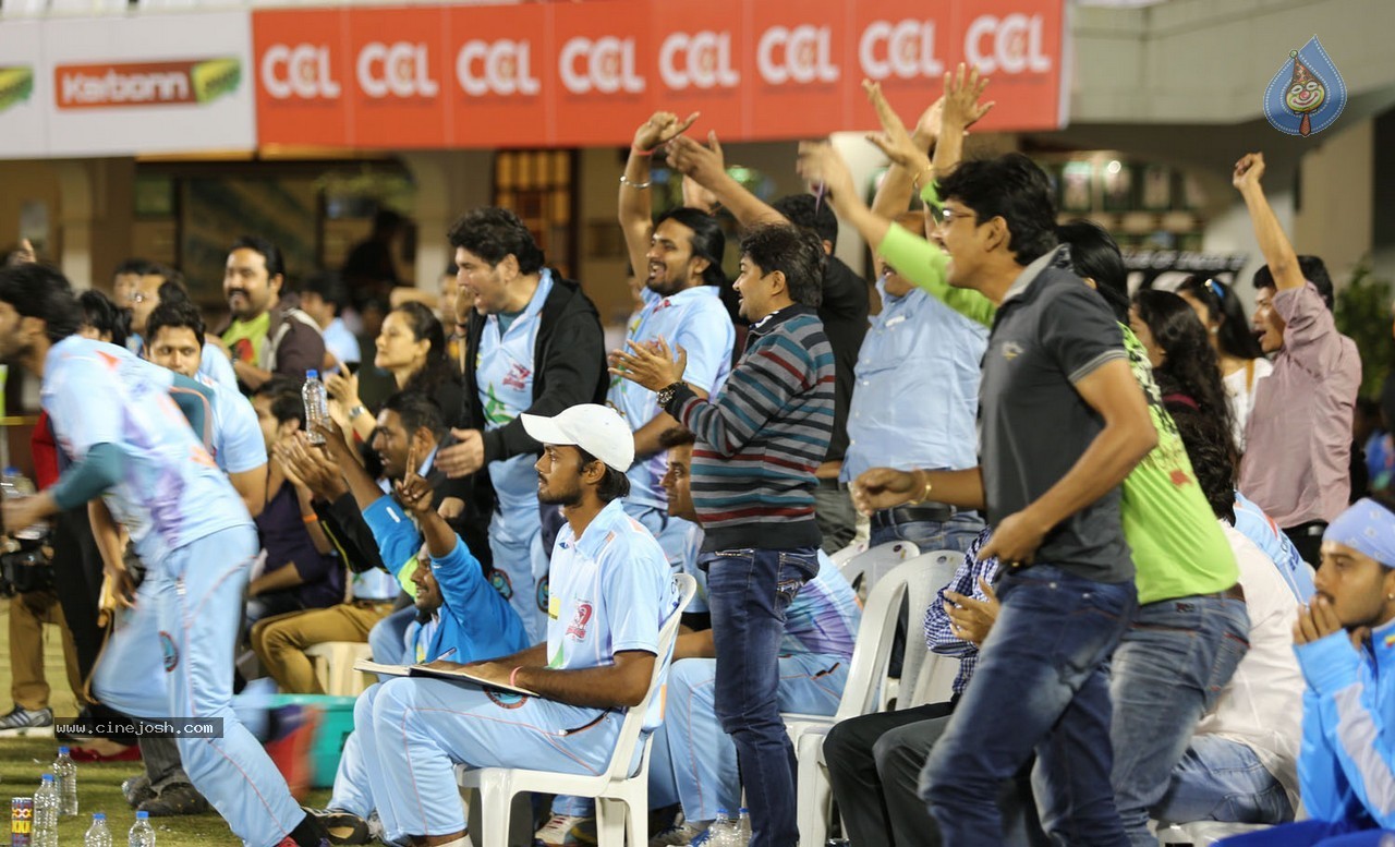 CCL 5 Karnataka Bulldozers Vs Bhojpuri Dabanggs Match - 26 / 58 photos