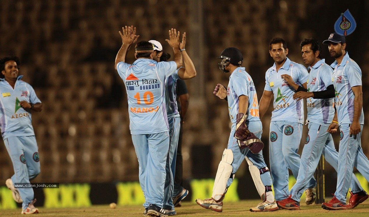CCL 5 Karnataka Bulldozers Vs Bhojpuri Dabanggs Match - 28 / 58 photos