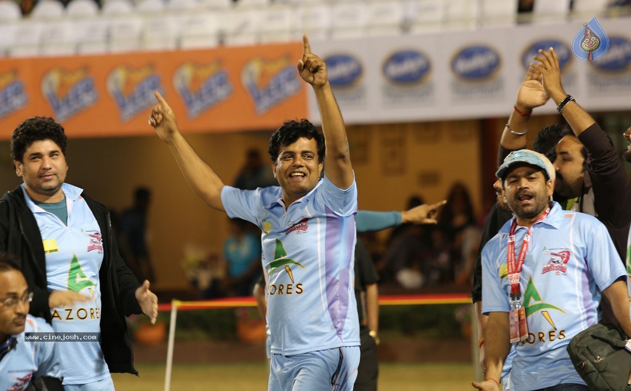 CCL 5 Karnataka Bulldozers Vs Bhojpuri Dabanggs Match - 37 / 58 photos