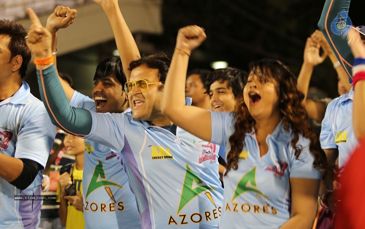 CCL 5 Karnataka Bulldozers Vs Bhojpuri Dabanggs Match - 47 / 58 photos