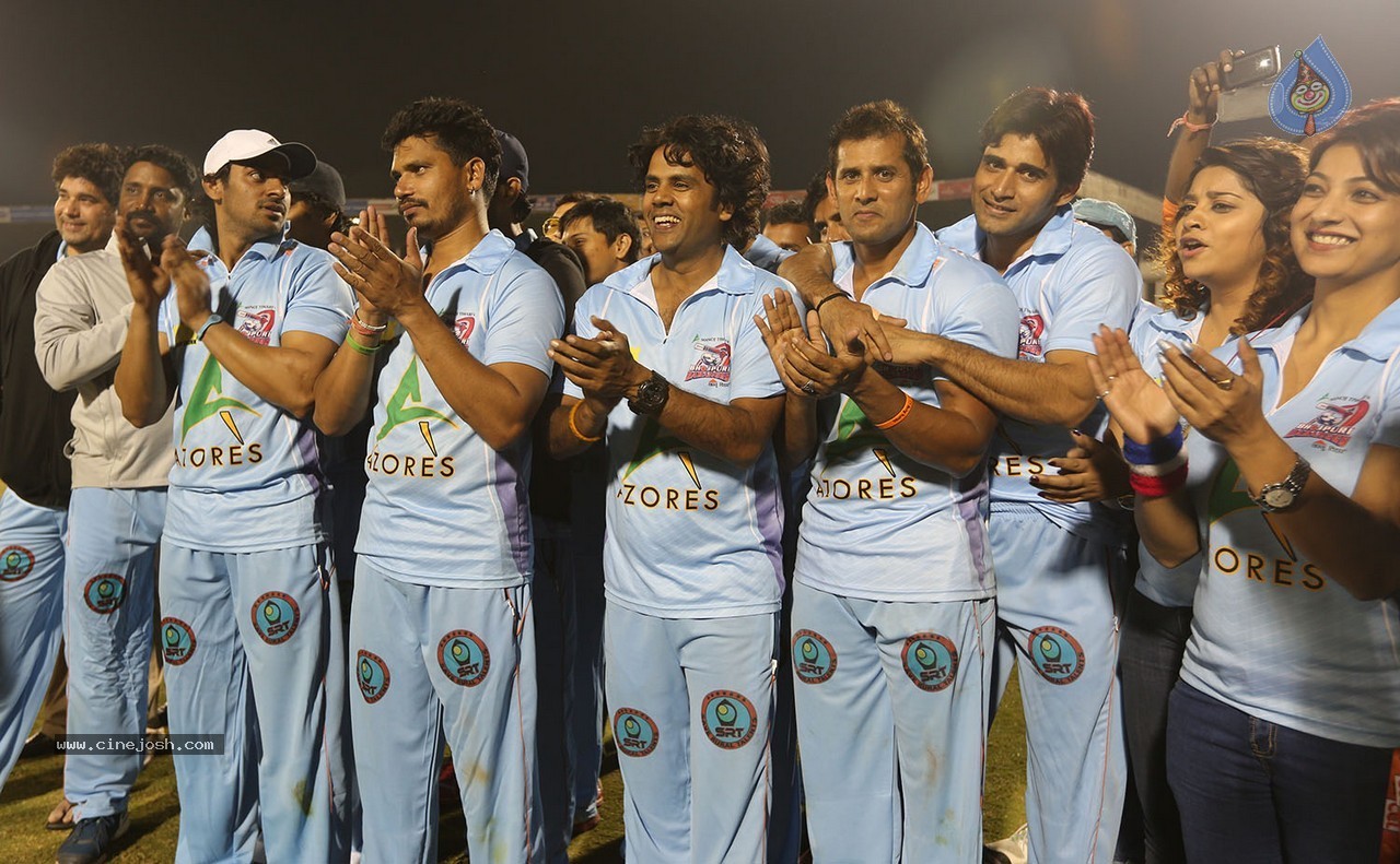 CCL 5 Karnataka Bulldozers Vs Bhojpuri Dabanggs Match - 48 / 58 photos