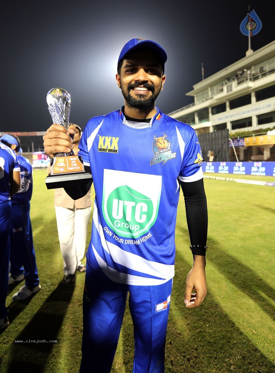 CCL 5 Karnataka Bulldozers Vs Bhojpuri Dabanggs Match - 55 / 58 photos