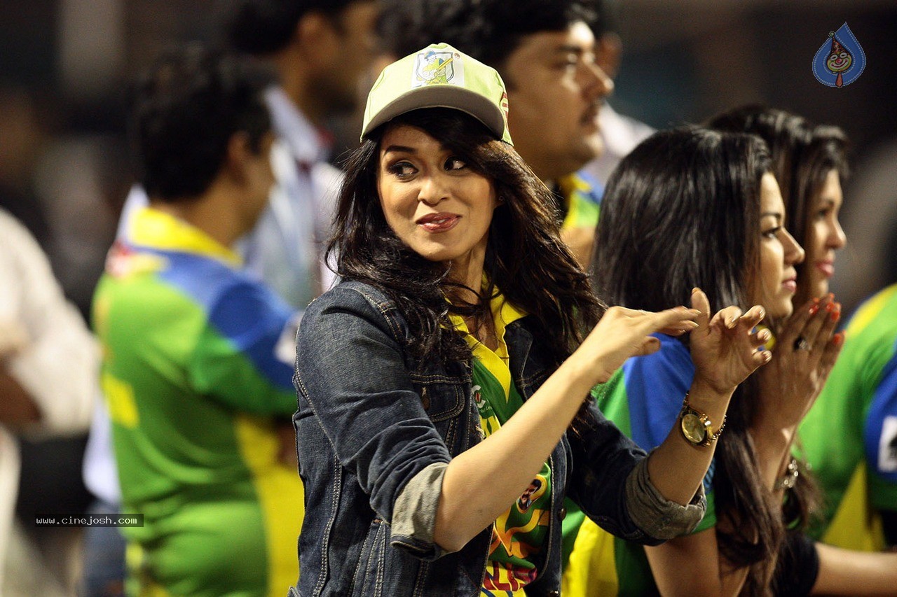CCL 5 Kerala Strikers Vs Veer Marathi Match Photos - 48 / 80 photos