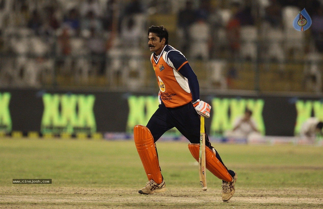 CCL 5 Kerala Strikers Vs Veer Marathi Match Photos - 67 / 80 photos