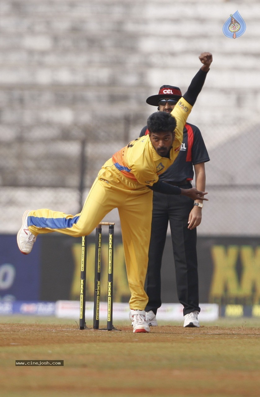 CCL 5 Mumbai Heroes Vs Chennai Rhinos Match Photos - 75 / 146 photos