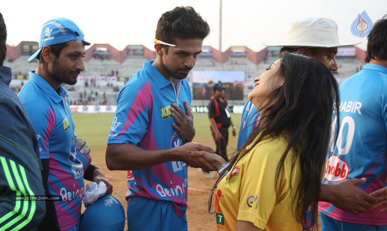CCL 5 Mumbai Heroes Vs Chennai Rhinos Match Photos - 83 / 146 photos