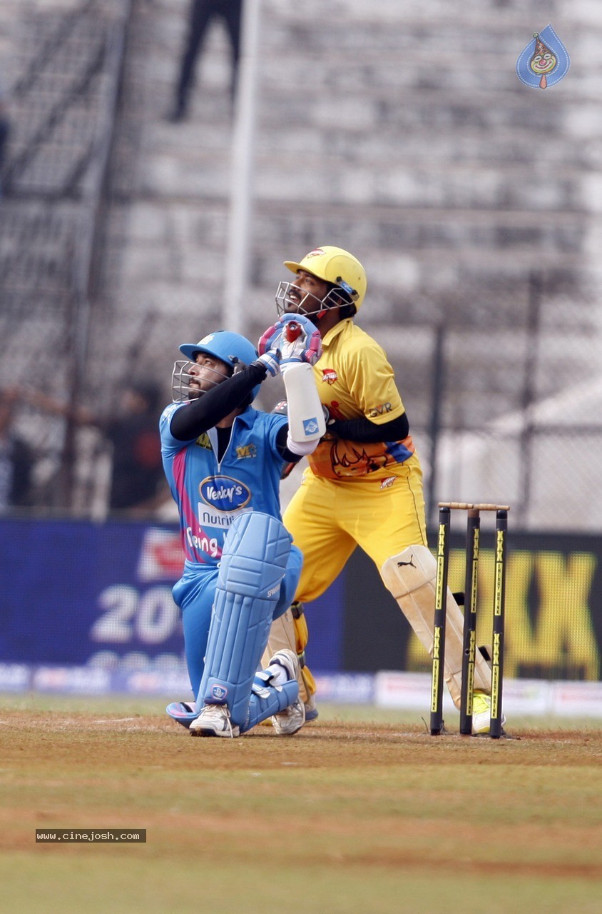CCL 5 Mumbai Heroes Vs Chennai Rhinos Match Photos - 87 / 146 photos