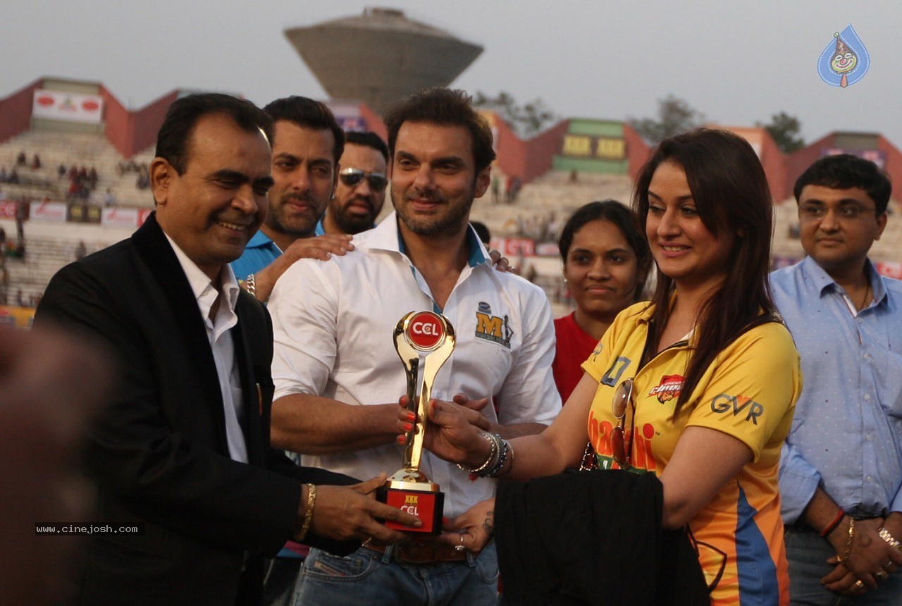 CCL 5 Mumbai Heroes Vs Chennai Rhinos Match Photos - 88 / 146 photos