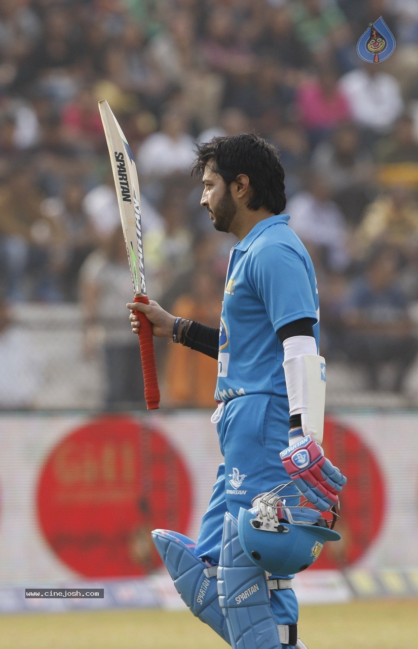 CCL 5 Mumbai Heroes Vs Chennai Rhinos Match Photos - 101 / 146 photos