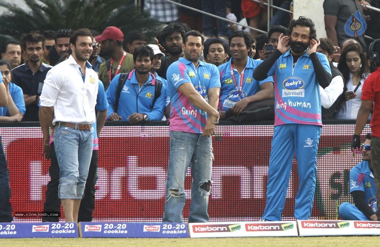 CCL 5 Mumbai Heroes Vs Chennai Rhinos Match Photos - 106 / 146 photos