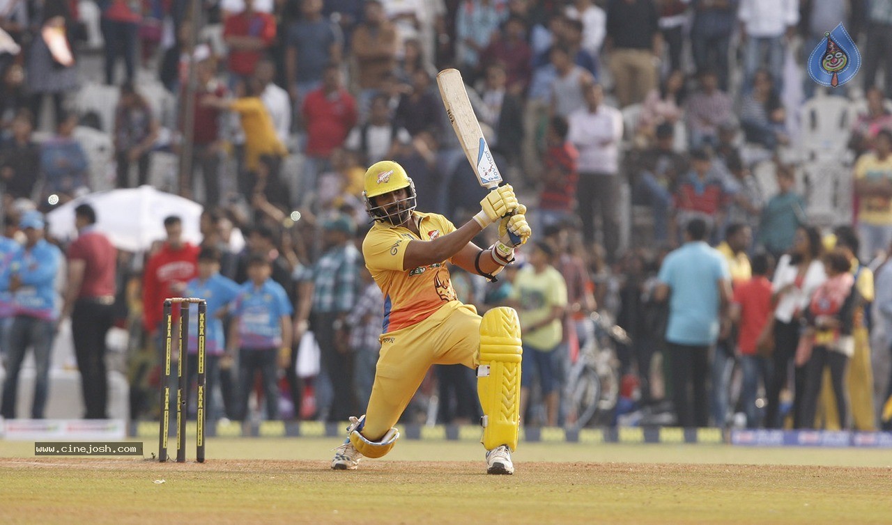 CCL 5 Mumbai Heroes Vs Chennai Rhinos Match Photos - 130 / 146 photos