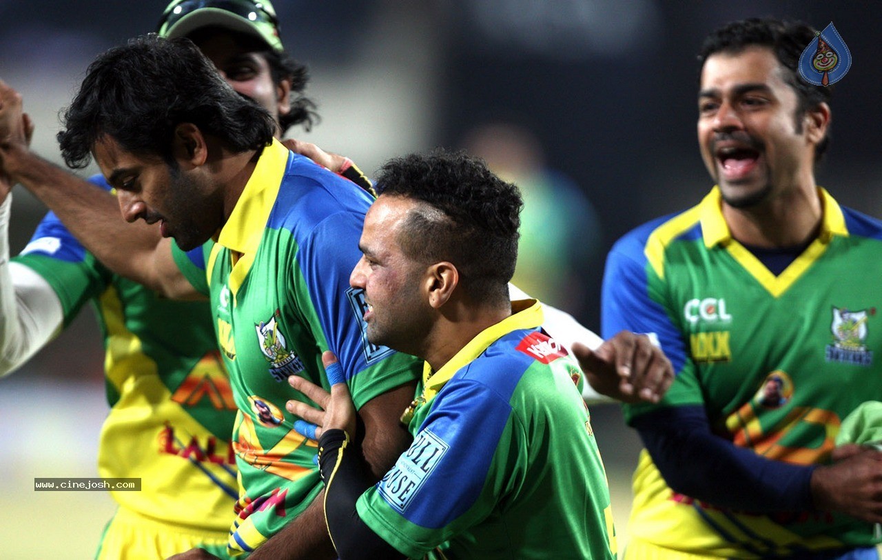 CCL 5 Mumbai Heroes vs Kerala Strikers Match Photos - 4 / 120 photos