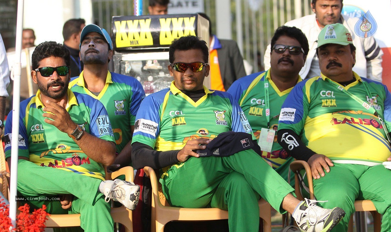 CCL 5 Mumbai Heroes vs Kerala Strikers Match Photos - 10 / 120 photos