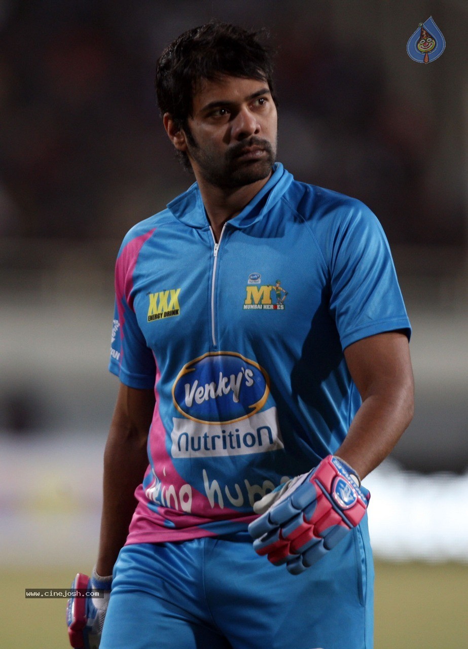 CCL 5 Mumbai Heroes vs Kerala Strikers Match Photos - 14 / 120 photos