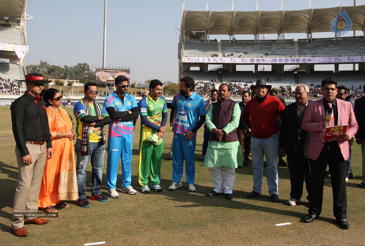 CCL 5 Mumbai Heroes vs Kerala Strikers Match Photos - 52 / 120 photos
