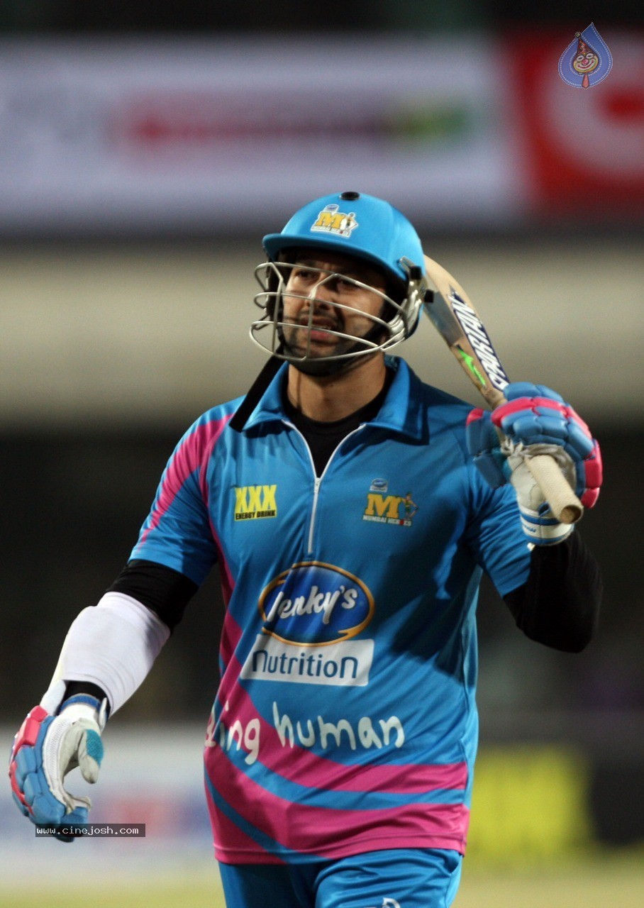CCL 5 Mumbai Heroes vs Kerala Strikers Match Photos - 55 / 120 photos