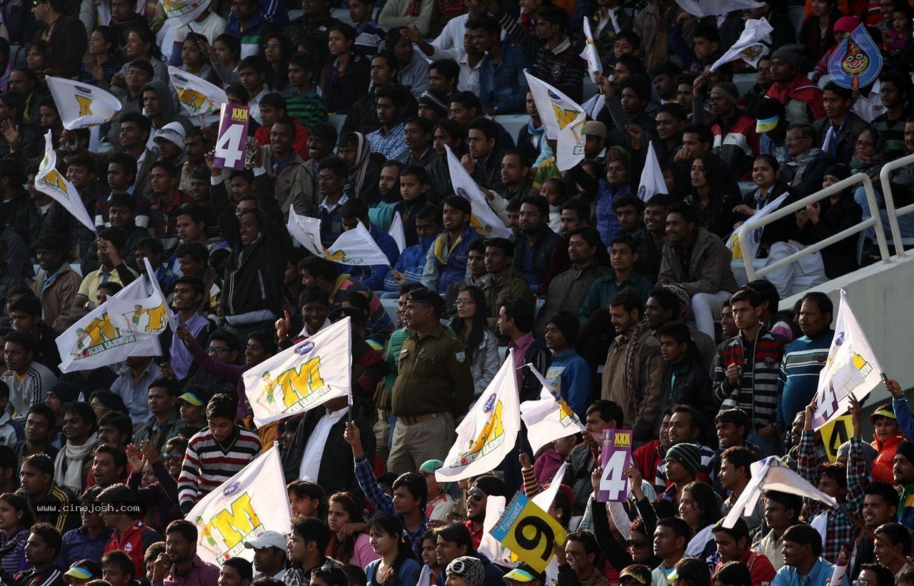 CCL 5 Mumbai Heroes vs Kerala Strikers Match Photos - 73 / 120 photos