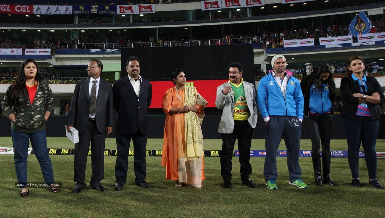 CCL 5 Mumbai Heroes vs Kerala Strikers Match Photos - 83 / 120 photos