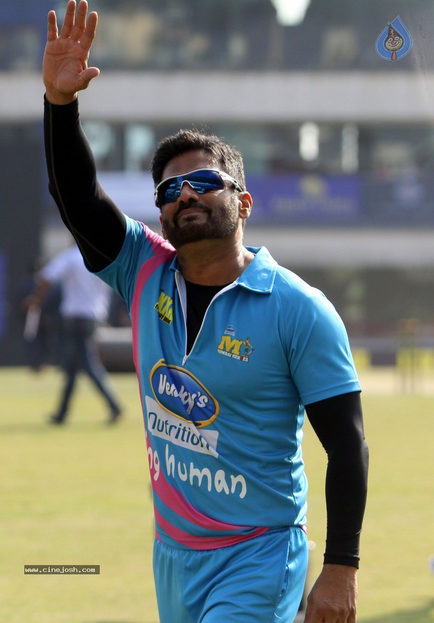 CCL 5 Mumbai Heroes vs Kerala Strikers Match Photos - 107 / 120 photos