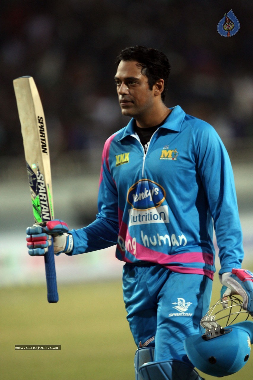 CCL 5 Mumbai Heroes vs Kerala Strikers Match Photos - 117 / 120 photos