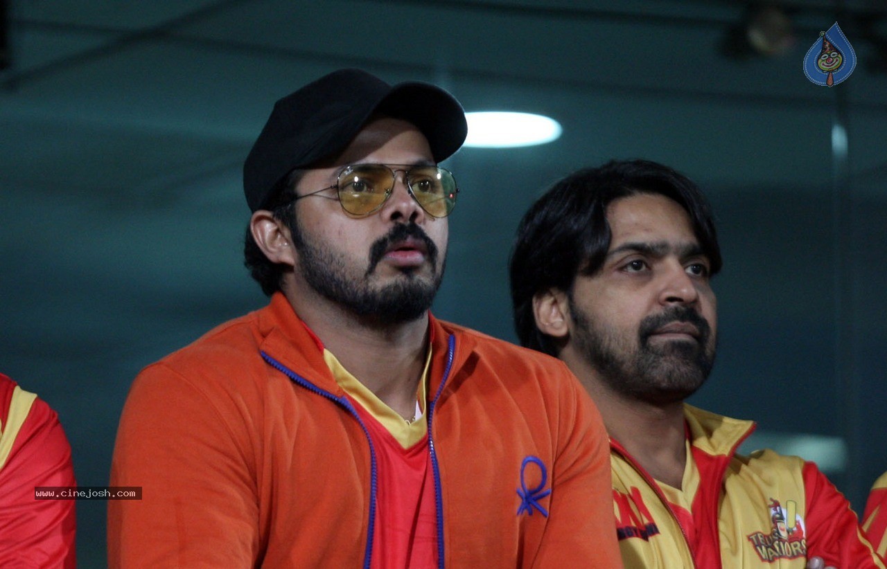 CCL 5 Mumbai Heroes vs Kerala Strikers Match Photos - 118 / 120 photos