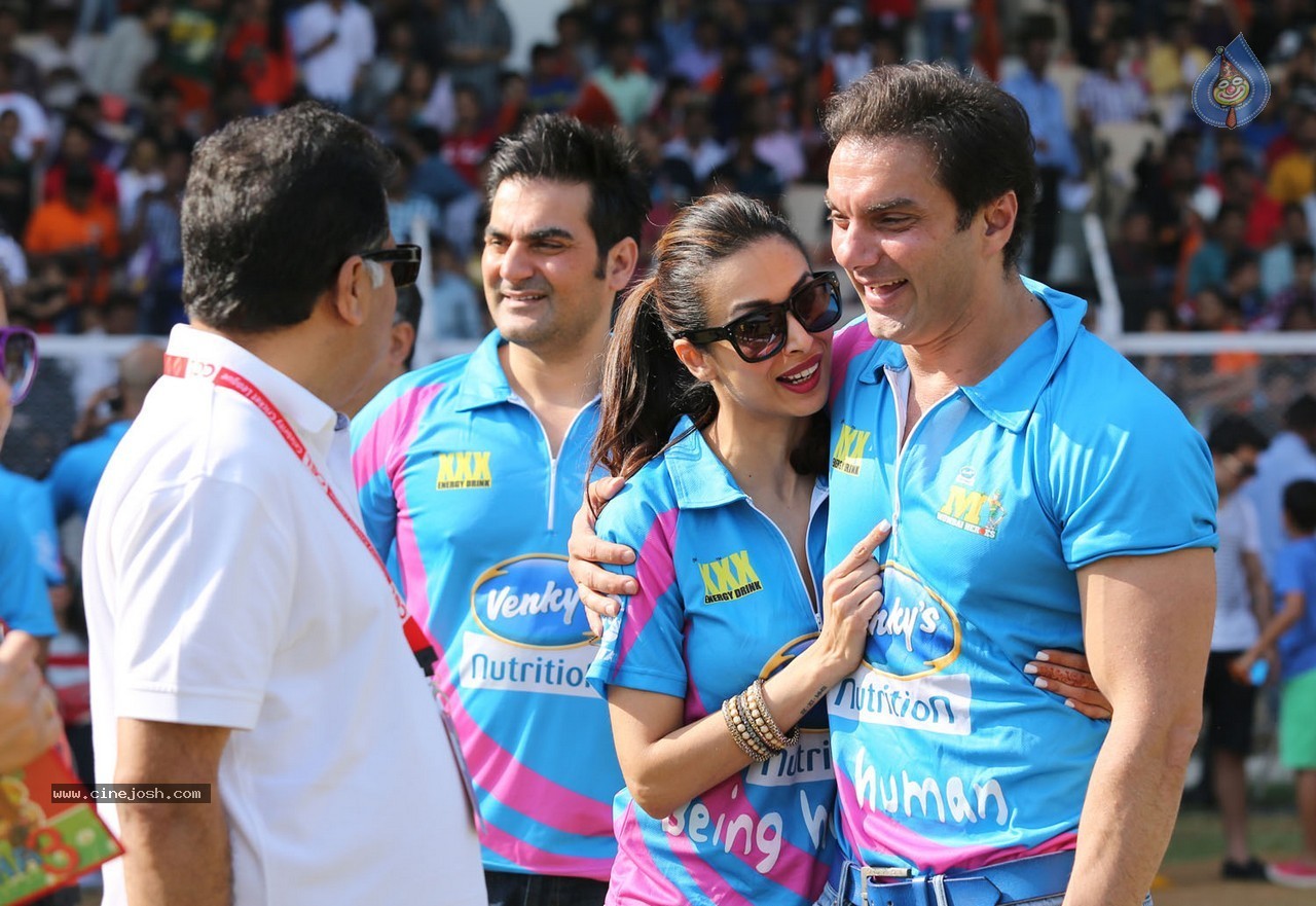 CCL 5 Mumbai Heroes Vs Veer Marathi Match - 44 / 83 photos
