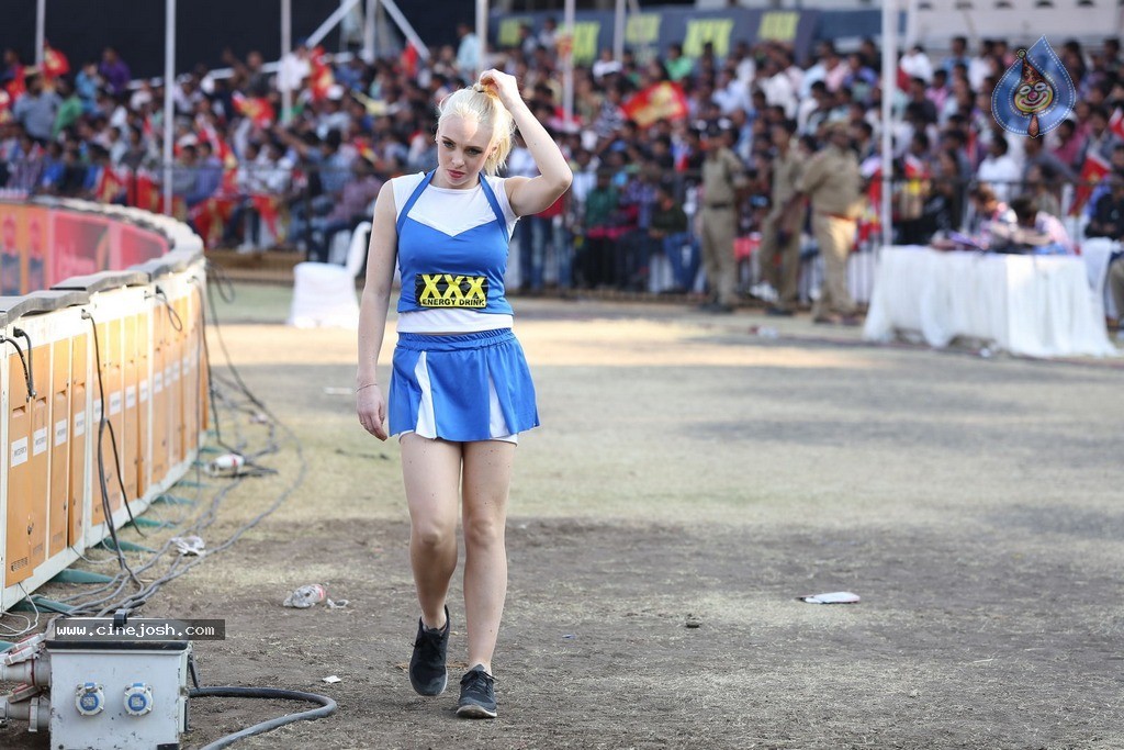 CCL 5 Telugu Warriors vs Karnataka Bulldozers Match Photos - 97 / 178 photos