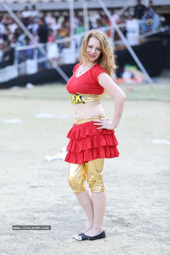 CCL 5 Telugu Warriors vs Karnataka Bulldozers Match Photos - 150 / 178 photos