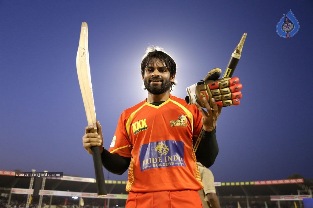 CCL 5 Telugu Warriors vs Karnataka Bulldozers Match Photos - 155 / 178 photos