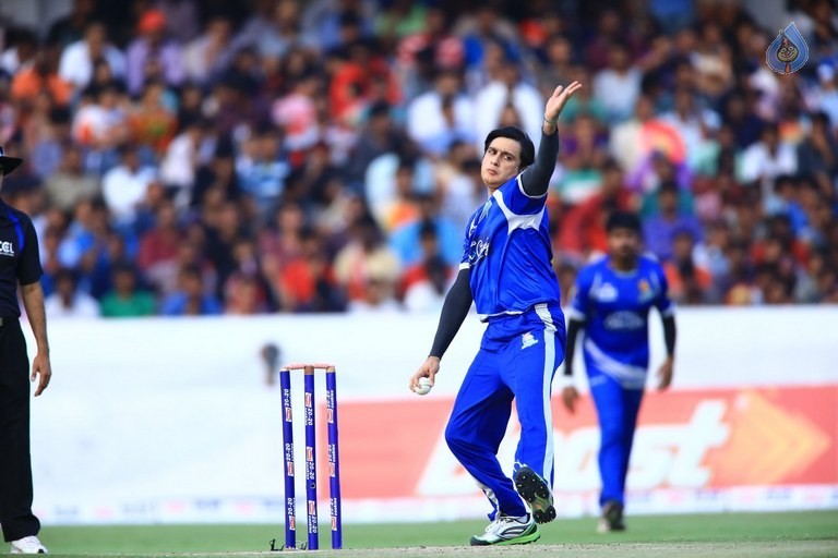 CCL 6 Karnataka Bulldozers Vs Telugu Warriors Final Match Photos - 31 / 122 photos