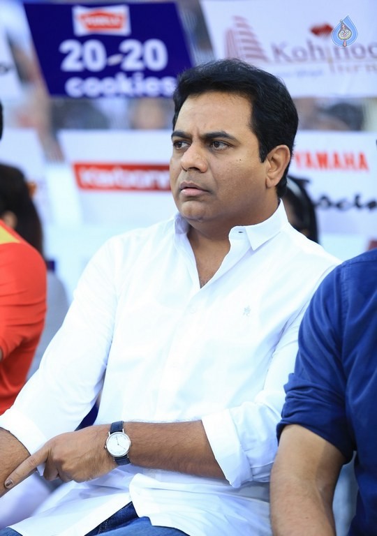 CCL 6 Karnataka Bulldozers Vs Telugu Warriors Final Match Photos - 41 / 122 photos