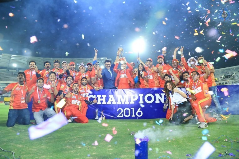 CCL 6 Karnataka Bulldozers Vs Telugu Warriors Final Match Photos - 113 / 122 photos