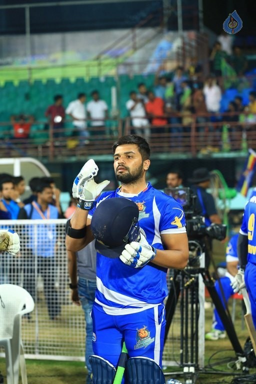 CCL 6 Kerala Strikers Vs Karnataka Bulldozers Match Photos - 28 / 51 photos