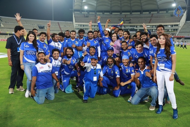 CCL 6 Telugu Warriors Vs Karnataka Bulldozers Match Photos - 29 / 63 photos