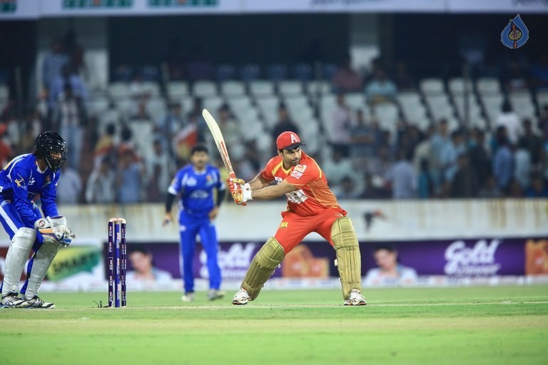 CCL 6 Telugu Warriors Vs Karnataka Bulldozers Match Photos - 44 / 63 photos