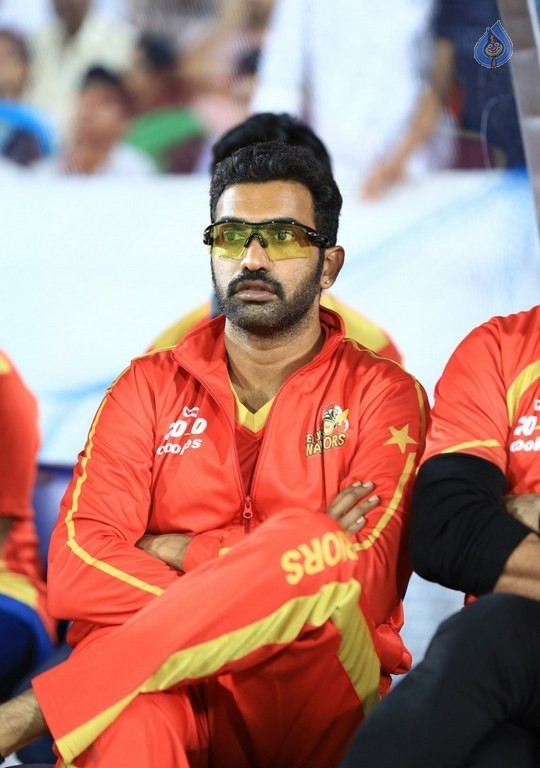 CCL 6 Telugu Warriors Vs Karnataka Bulldozers Match Photos - 58 / 63 photos