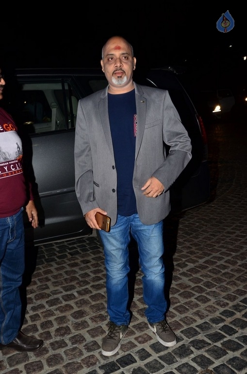 Celebrities at 64th Jio Filmfare Awards 2017 South 1 - 21 / 60 photos