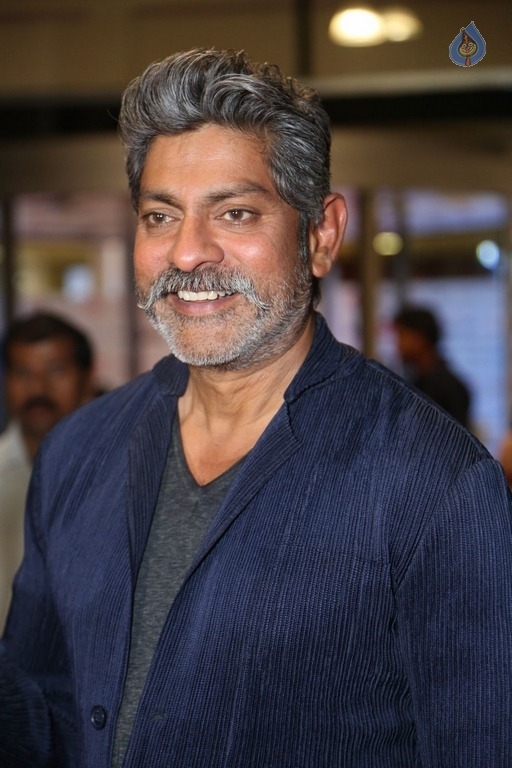 Celebrities at 64th Jio Filmfare Awards 2017 South 1 - 23 / 60 photos