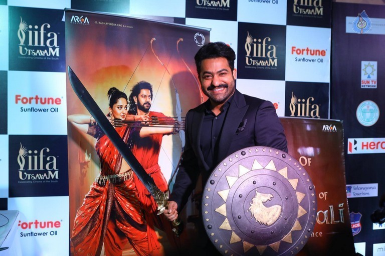 Celebrities at Baahubali VR Zone at IIFA - 4 / 39 photos