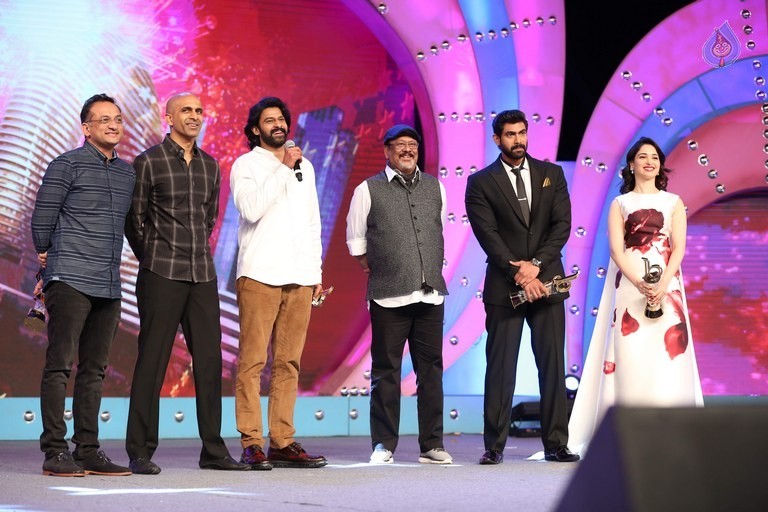 Celebrities at Gama Awards 2015 - 71 / 72 photos