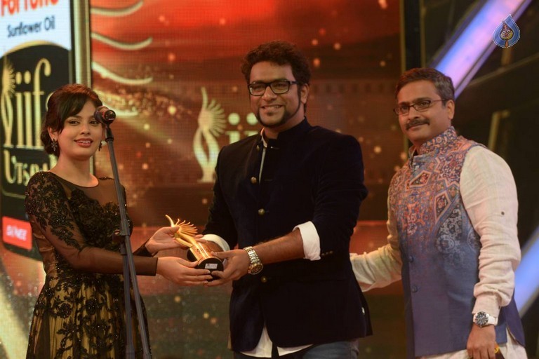 Celebrities at IIFA Utsavam Awards 2016 - 40 / 101 photos